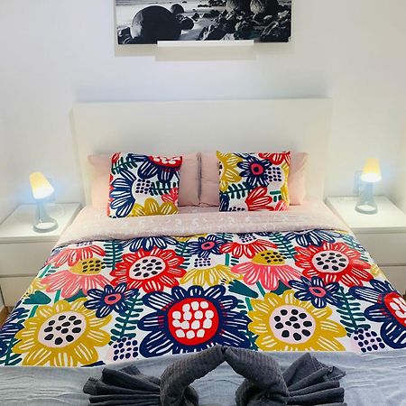 Ahllenrock Como Un Hotel, Pero Solo Para Ti Cornella de Llobregat Bagian luar foto