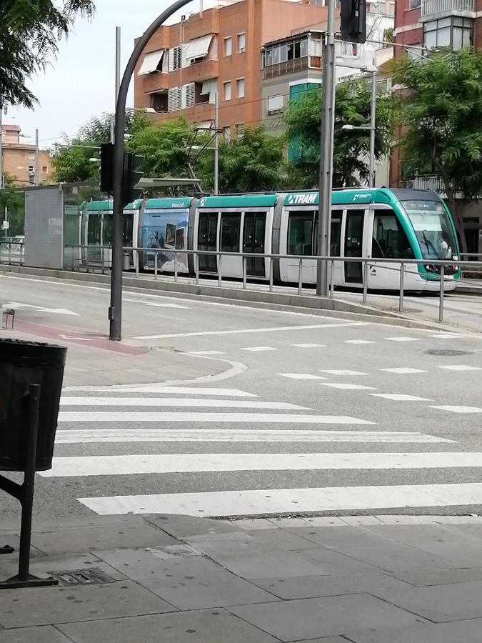 Ahllenrock Como Un Hotel, Pero Solo Para Ti Cornella de Llobregat Bagian luar foto