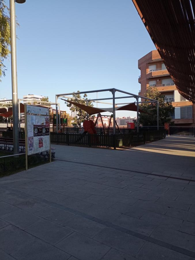 Ahllenrock Como Un Hotel, Pero Solo Para Ti Cornella de Llobregat Bagian luar foto